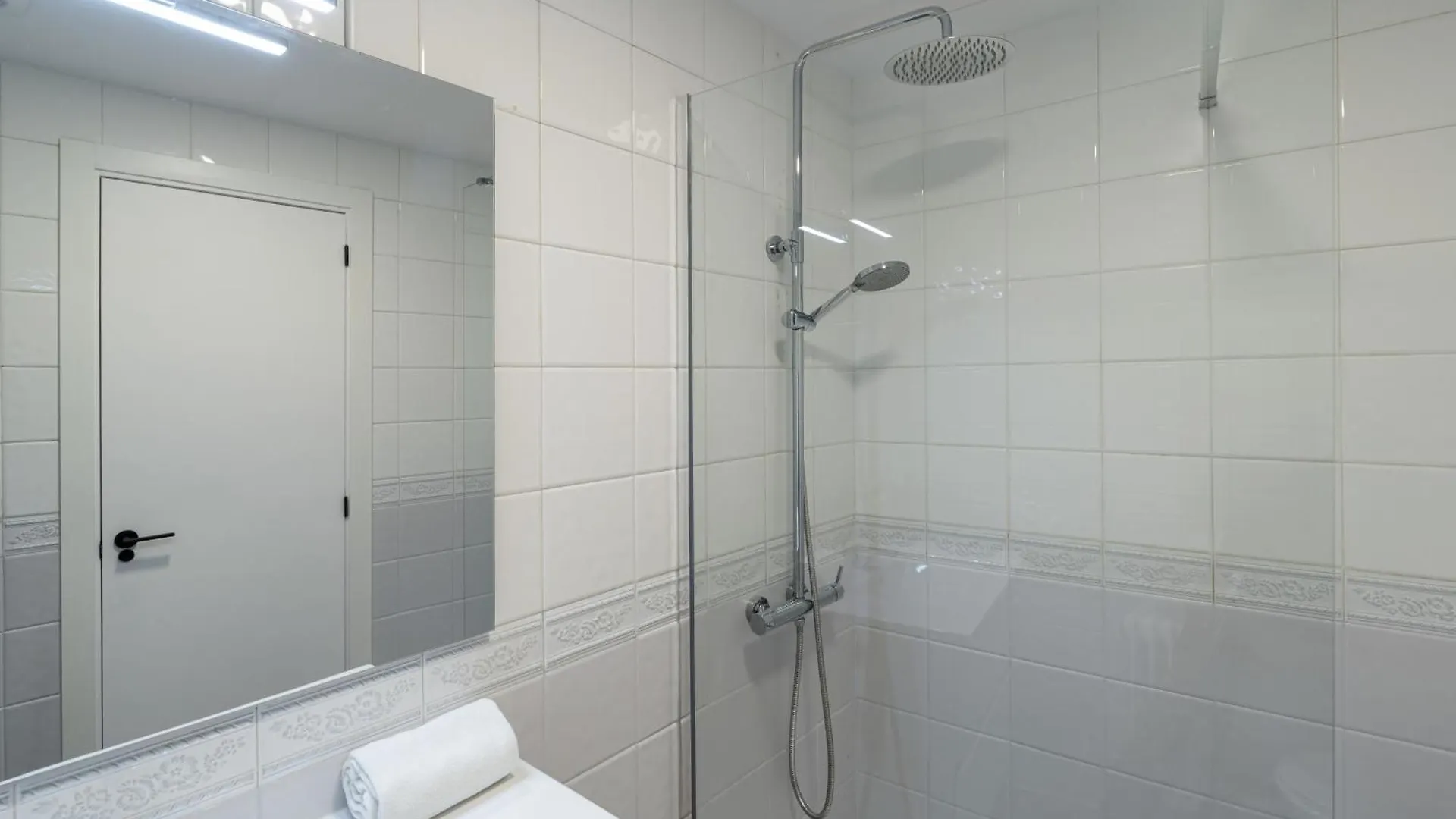 Apartamento Con Dos Grandes Terrazas En 赫罗纳